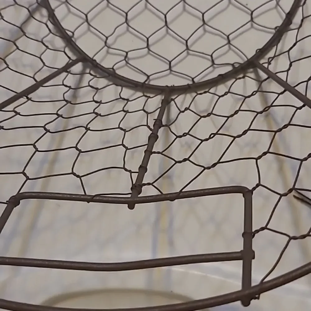 Wire Basket with Handle - Brown